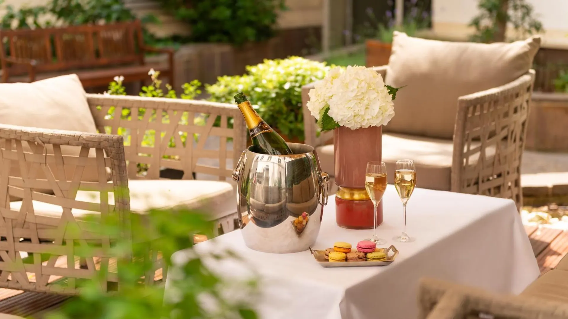 Le Patio Bastille Paris Hotel