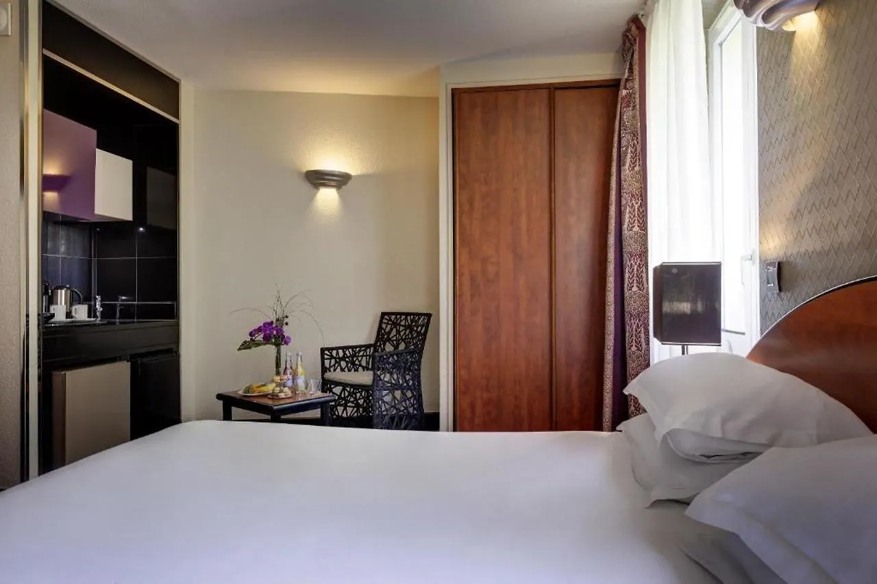 *** Hotel Le Patio Bastille Paris France